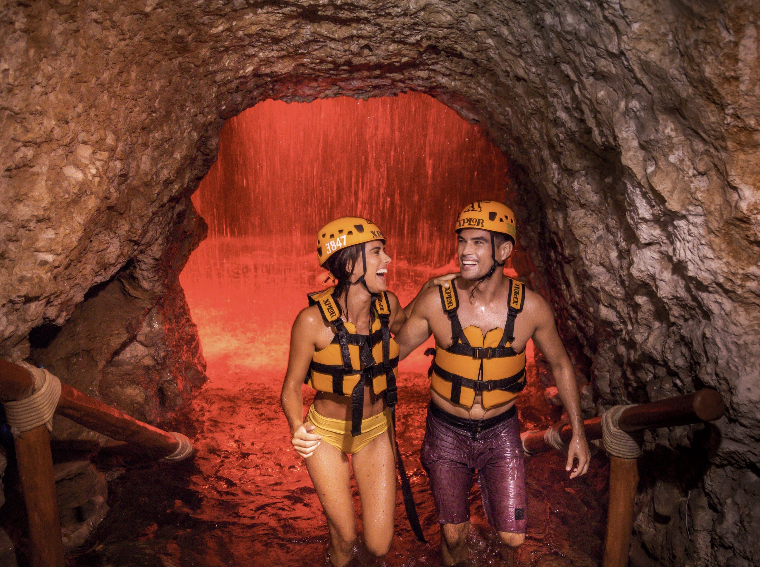 6 DÍAS 5 NOCHES DE HOSPEDAJE + TRANSPORTACION + 3 TOURS (XCARET PLUS + XPLOR DIA + XPLOR FUEGO)
